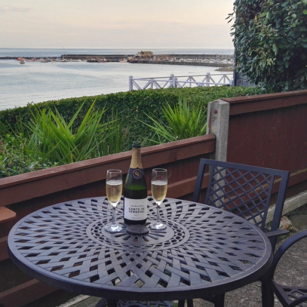 ANTIQUE BRONZE (2 SEATER SET) 90 cm round cast aluminium garden furniture set